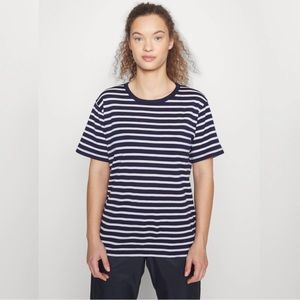 ICEBREAKER Merino Wool Granary Short Sleeve Stripe T-Shirt in Navy and White